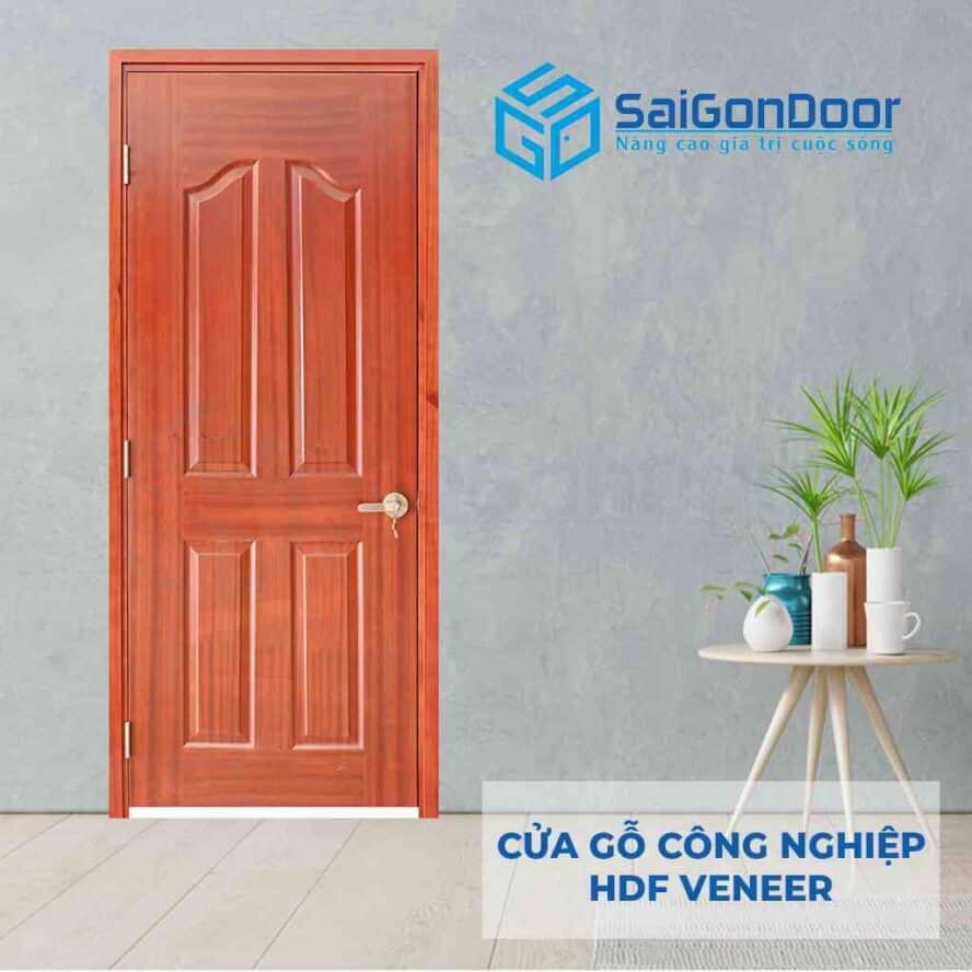 Cửa HDF Veneer phòng ngủ 4 panel vân gỗ Xoan đào