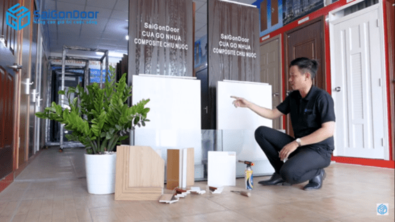 TEST CHỐNG CHÁY TEST ĐỘ CỨNG TRÊN MẪU CỬA GỖ NHỰA COMPOSITE